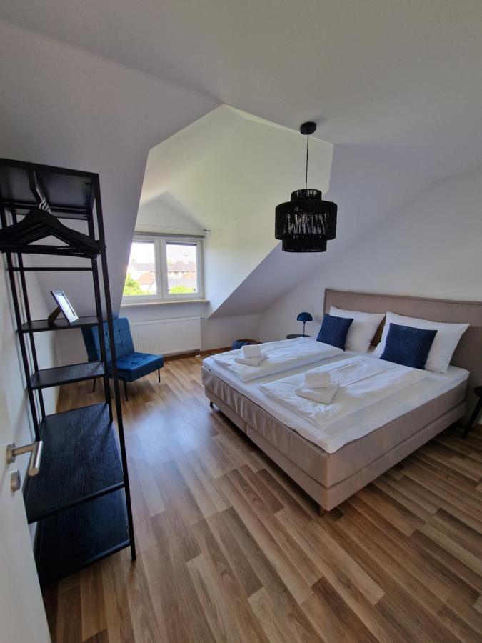 C4S Come4Stay Altoetting - 3-Zi Whg I Zentrale Lage I Parkplatz I Balkon I Wifi I Smarttv I 1 Kingsize, 1 Queensize Bett I Office Arbeitsplatz I Wohnbereich Mit Couch Und Essbereich I Voll Ausgestattete Kueche I Nespresso Экстерьер фото
