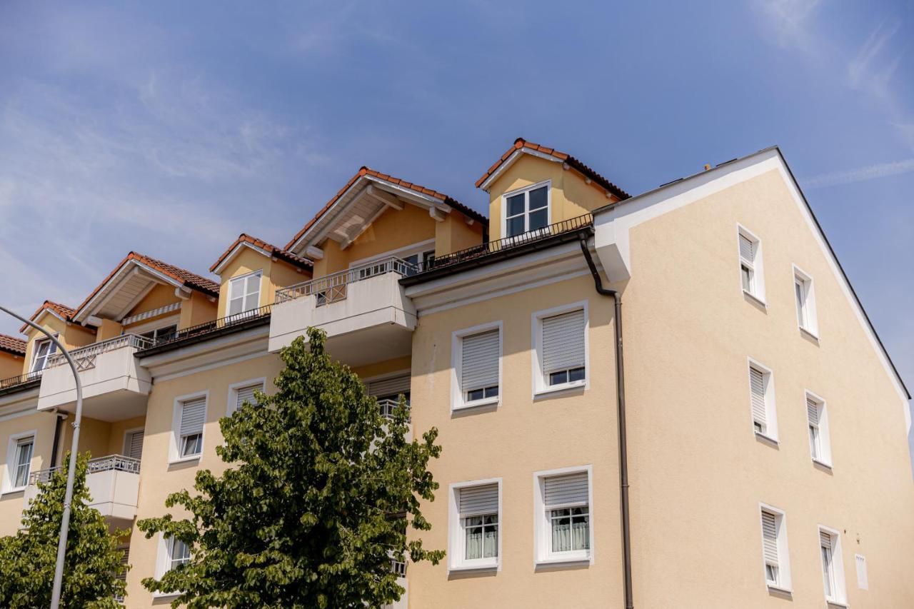 C4S Come4Stay Altoetting - 3-Zi Whg I Zentrale Lage I Parkplatz I Balkon I Wifi I Smarttv I 1 Kingsize, 1 Queensize Bett I Office Arbeitsplatz I Wohnbereich Mit Couch Und Essbereich I Voll Ausgestattete Kueche I Nespresso Экстерьер фото