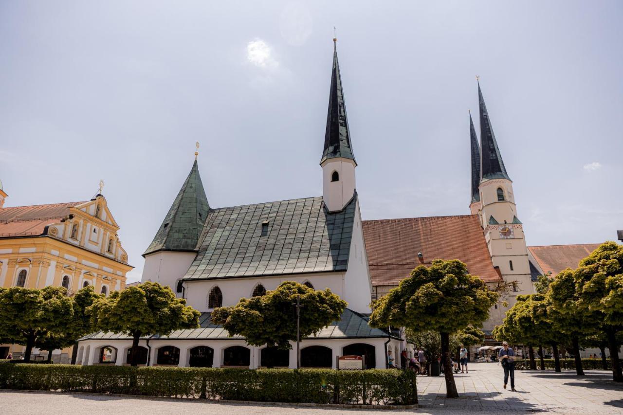 C4S Come4Stay Altoetting - 3-Zi Whg I Zentrale Lage I Parkplatz I Balkon I Wifi I Smarttv I 1 Kingsize, 1 Queensize Bett I Office Arbeitsplatz I Wohnbereich Mit Couch Und Essbereich I Voll Ausgestattete Kueche I Nespresso Экстерьер фото
