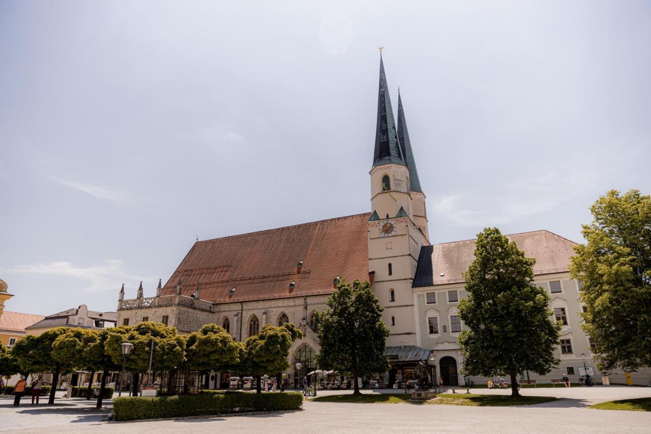 C4S Come4Stay Altoetting - 3-Zi Whg I Zentrale Lage I Parkplatz I Balkon I Wifi I Smarttv I 1 Kingsize, 1 Queensize Bett I Office Arbeitsplatz I Wohnbereich Mit Couch Und Essbereich I Voll Ausgestattete Kueche I Nespresso Экстерьер фото
