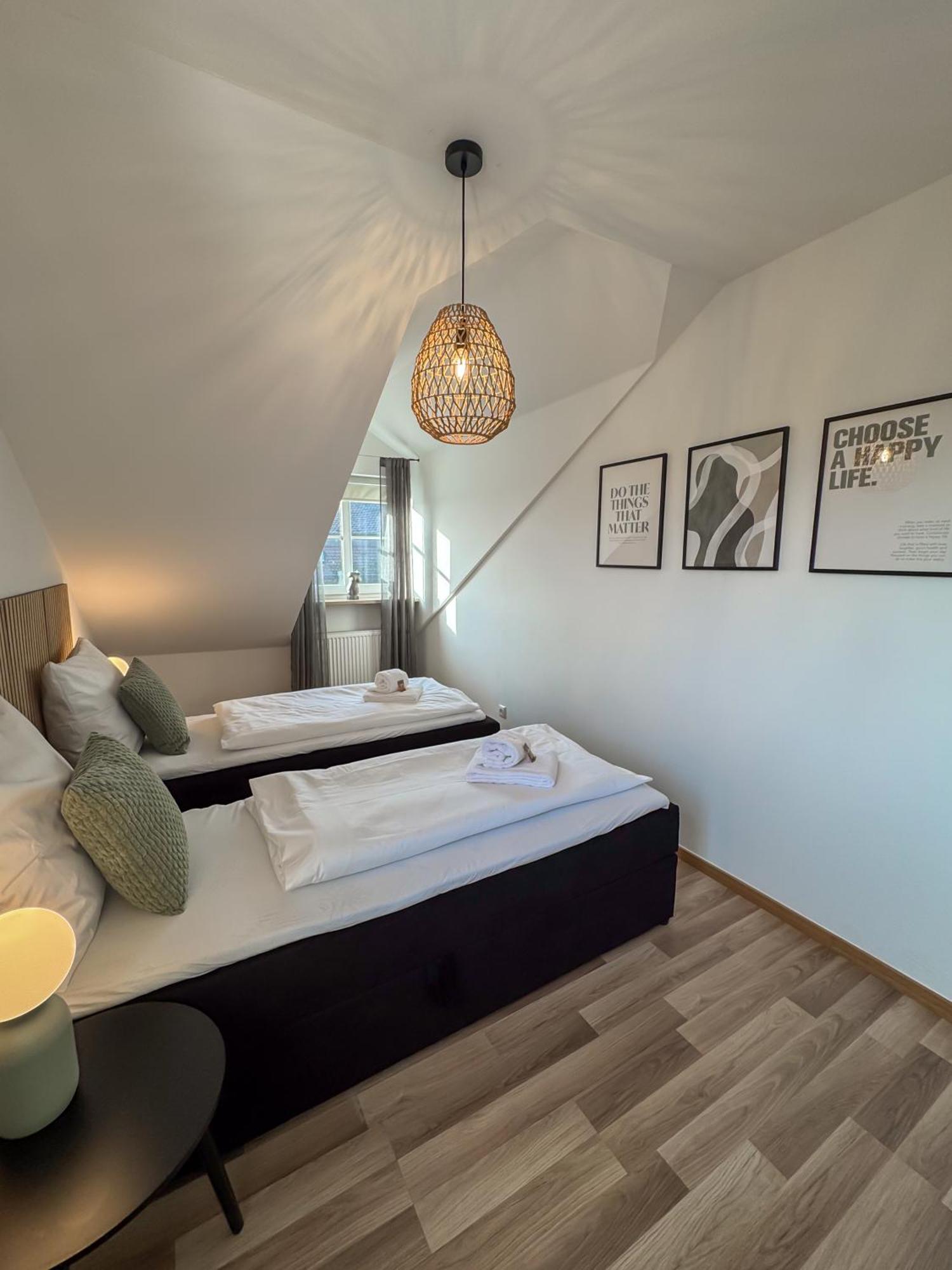 C4S Come4Stay Altoetting - 3-Zi Whg I Zentrale Lage I Parkplatz I Balkon I Wifi I Smarttv I 1 Kingsize, 1 Queensize Bett I Office Arbeitsplatz I Wohnbereich Mit Couch Und Essbereich I Voll Ausgestattete Kueche I Nespresso Экстерьер фото